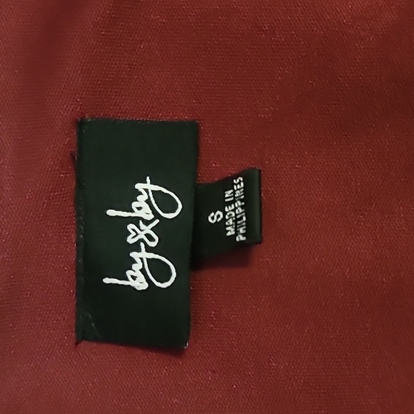 by & by maroon color w pattern women's size small - Picture 3 of 4